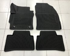 Toyota Corolla Cross ayaqaltı rezini